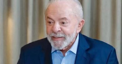 VÍDEO: Lula é ovacionado durante show de Maria Bethânia