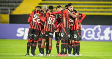 Vasco x Vitória: onde assistir, arbitragem e prováveis escalações do confronto da 27ª rodada do Brasileirão