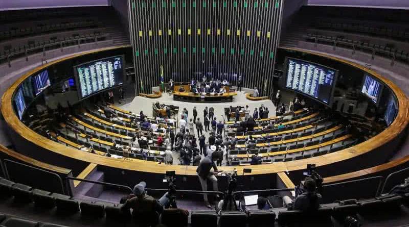 Homem é detido no Congresso Nacional após gritar e xingar deputados