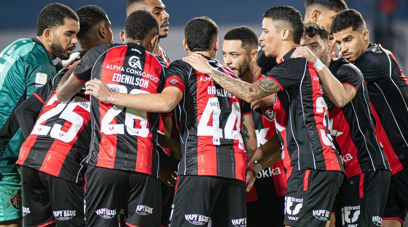 Em jogo cheio de gols e expulsões, Vitória goleia o ABC e encaminha vaga à final da Copa do Nordeste