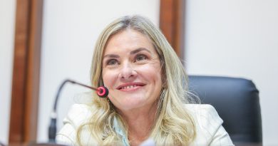 Ivana Bastos celebra mais de 200 mil votos após reeleição na Bahia