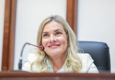Ivana Bastos celebra mais de 200 mil votos após reeleição na Bahia